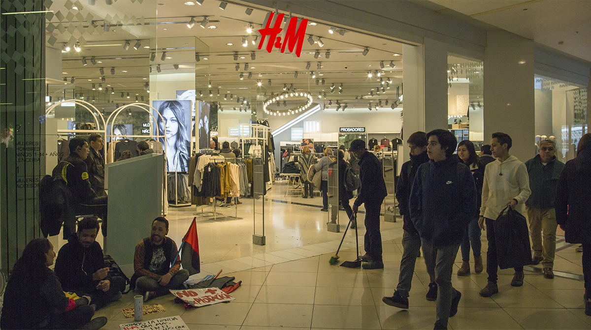 Fahrenheit Lectura cuidadosa sesión Trabajadorxs de H&M del Costanera Center nos contaron por qué están en  huelga